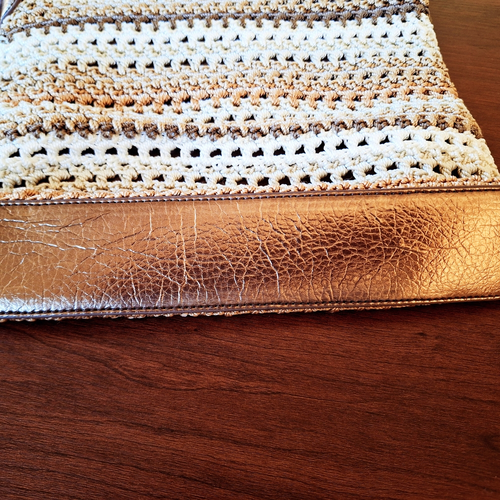 Luxy Crocheted Crossbody Bag Brown and Cream Striped Very Good Condition - Picture 3 of 4
